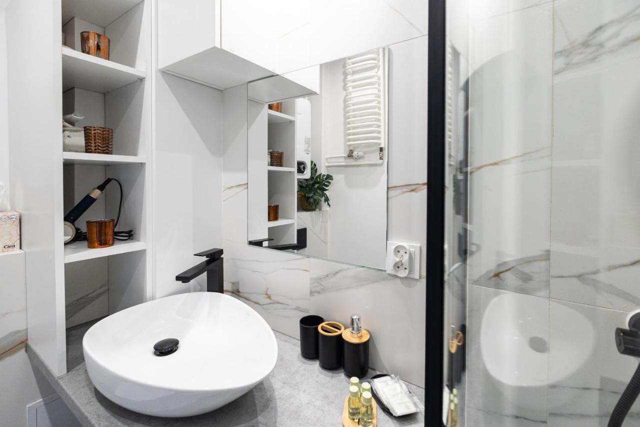 Pod Skrzydlami - Centrum - 24h Apartment